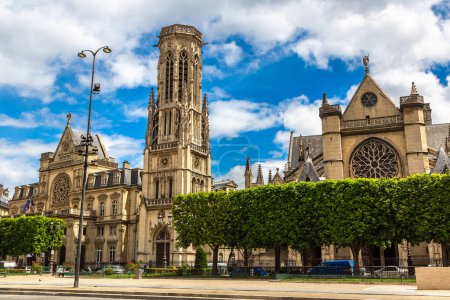 Téléchargez les photos : Eglise Saint Germain l'Auxerrois à Paris en été, France - en image libre de droit
