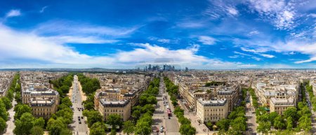 Téléchargez les photos : Panorama de la vue aérienne de Paris dans une journée d'été, France - en image libre de droit