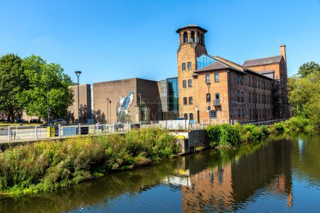 Foto de DERBY, Reino Unido - 4 de septiembre de 2023: El Museo de la Fabricación en un día soleado en Derby, Reino Unido - Imagen libre de derechos