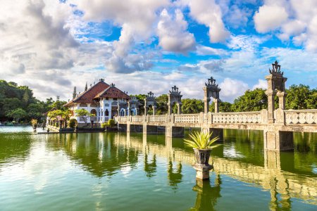 Karangasem Taman Ujung, Palacio del Agua en Bali, Indonesia en un día soleado