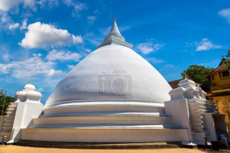 White stupa of Kelaniya Raja Maha Viharaya temple in Colombo, Sri Lanka