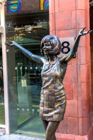 Photo for LIVERPOOL, UK - AUGUST 16, 2023: Statue of Cilla Black near the Cavern Club at Mathew street in Liverpool, United Kingdom - Royalty Free Image