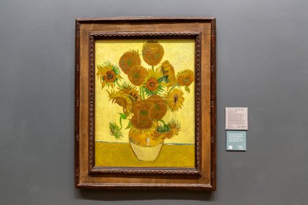 Photo for LONDON, UK - SEPTEMBER 8, 2023: Famous oil paintings "SUNFLOWERS" by Vincent van Gogh in The National Gallery in London, UK - Royalty Free Image