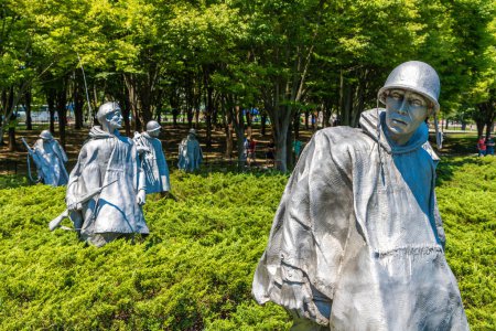 Téléchargez les photos : WASHINGTON DC, USA - 29 MARS 2020 : Mémorial des vétérans de la guerre de Corée à Washington DC par une journée ensoleillée, USA - en image libre de droit