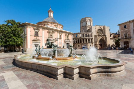Photo for VALENCIA, SPAIN - JUNE 18, 2015: View of Plaza de la Virgen (Sqaure of Virgin) and Fountain Rio Turia in Valencia, Spain - Royalty Free Image