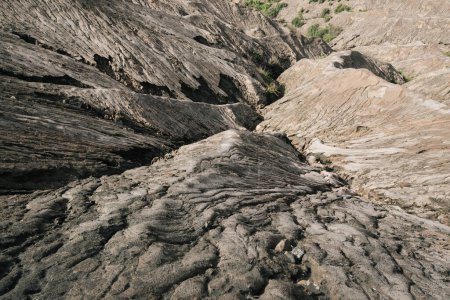 Téléchargez les photos : Paysage géologique roches volcaniques lave - en image libre de droit