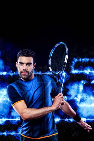 Téléchargez les photos : Bannière joueur de tennis avec néons bleus. Modèle Tenis pour la conception d'applications sportives avec espace de copie - en image libre de droit