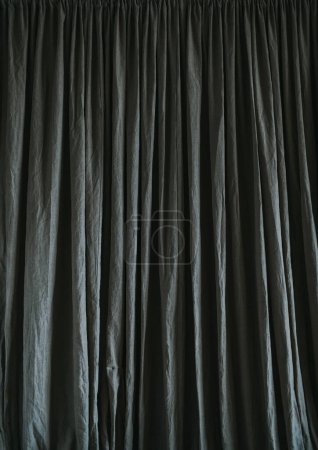 Foto de Fondo de cortinas oscuras - Imagen libre de derechos