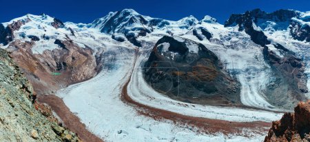 Téléchargez les photos : Hautes Alpes avec vue panoramique sur le glacier - en image libre de droit