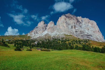 Foto de Hermoso paisaje de montaña en los Alpes Dolomitas, Italia - Imagen libre de derechos