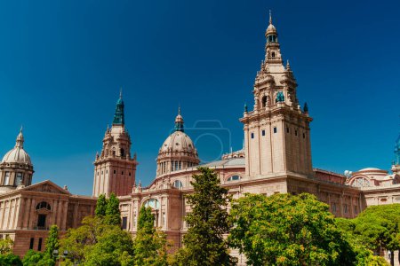 Téléchargez les photos : Barcelone, Espagne - 19 juillet 2018 : Palais national sur la colline de Montjuic - en image libre de droit