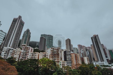 Foto de Paisaje urbano con edificios residenciales altos en Hong Kong - Imagen libre de derechos