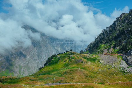 Foto de Paisajes pintorescos de los Pirineos Montañas en Francia - Imagen libre de derechos