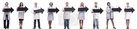 Foto de Grupo de empresarios exitosos con flecha negra aislada sobre fondo blanco - Imagen libre de derechos
