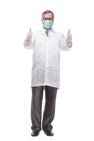 en pleine croissance. Médecin en masque protecteur et gants. isolé sur un fond blanc.
