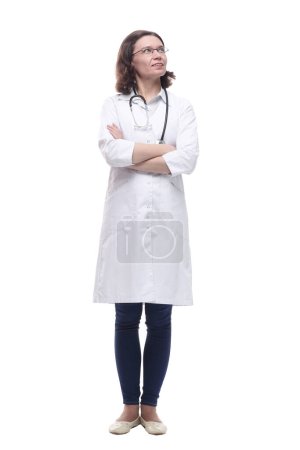 Téléchargez les photos : Femme médecin mature avec stéthoscope. isolé sur un fond blanc. - en image libre de droit
