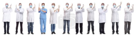 Téléchargez les photos : Groupe de médecins en masque isolé sur fond blanc - en image libre de droit