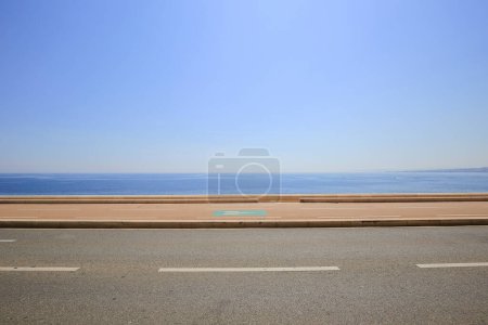 Cleaar road with sea view in Nice city 