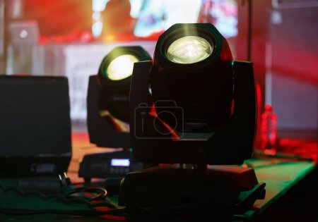 Foto de Stage LED lighting in close up. Professional dynamic moving heads on festival scene - Imagen libre de derechos