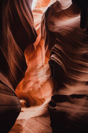 Foto de Glowing colors of Upper Antelope Canyon, the famous slot canyon in Navajo reservation near Page, Arizona, USA. Exploring the American Southwest. - Imagen libre de derechos