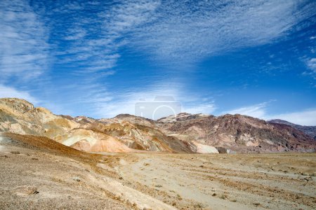 Foto de Wonderful colors of the famous Artist's Palette in Death Valley National Park, California, USA. Exploring the American Southwest. - Imagen libre de derechos