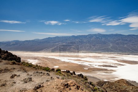 Foto de Beautiful view of Death Valley from Dante's View viewpoint, California, USA. Exploring the American Southwest. - Imagen libre de derechos