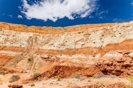 Téléchargez les photos : Hoodoo and Paria Rimrocks in the Vermillion Cliffs, Utah, USA. Exploring the American Southwest. - en image libre de droit