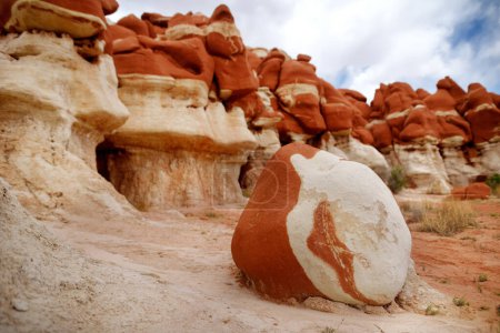 Téléchargez les photos : Amazing colors and shapes of sandstone formations of Blue Canyon in Hopi reservation, Arizona, USA. Exploring the American Southwest. - en image libre de droit