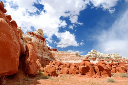 Foto de Amazing colors and shapes of sandstone formations of Blue Canyon in Hopi reservation, Arizona, USA. Exploring the American Southwest. - Imagen libre de derechos