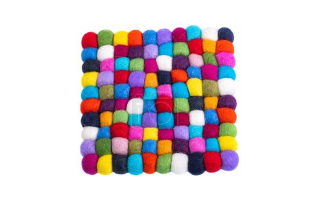 Foto de Muchas bolas de lana de colores alineados en filas - Imagen libre de derechos