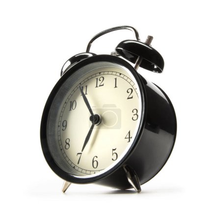 Foto de Reloj despertador anticuado sobre fondo blanco - Imagen libre de derechos