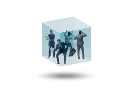 Foto de Empresario atrapado en el cubo de vidrio transparente - Imagen libre de derechos