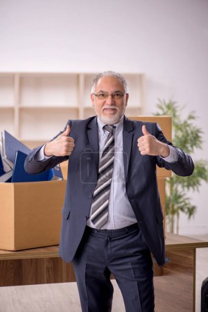Photo for Old businessman employee in office relocation concept - Royalty Free Image