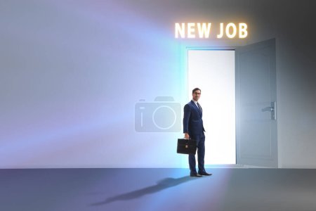 Téléchargez les photos : New job concept with the open door - en image libre de droit