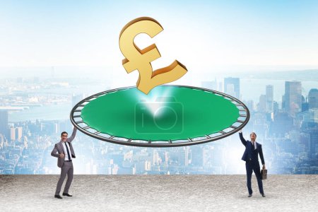 Téléchargez les photos : Monetary concept with currency bouncing off trampoline - en image libre de droit