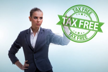 Foto de Tax free shopping concept with the businesswoman - Imagen libre de derechos