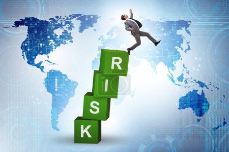Téléchargez les photos : Risk management concept with businessman on the cubes - en image libre de droit