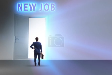Téléchargez les photos : New job concept with the open door - en image libre de droit