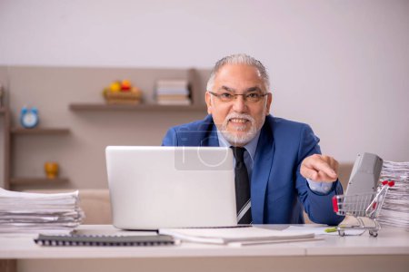 Photo for Old boss working from home during pandemic - Royalty Free Image