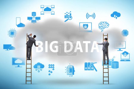 Foto de Concepto de Big data con la gente de negocios - Imagen libre de derechos