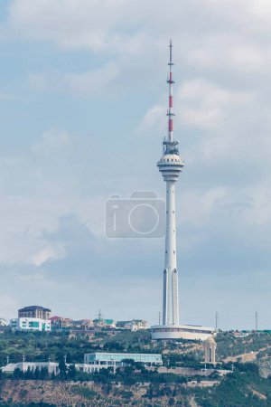 Téléchargez les photos : La tour de télévision à Bakou azerbaijan - en image libre de droit