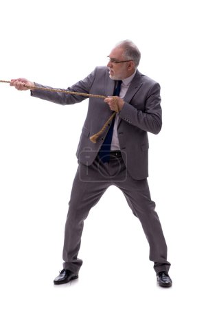 Foto de Viejo empleado masculino con cuerda aislada en blanco - Imagen libre de derechos