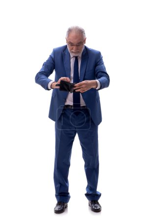 Téléchargez les photos : Vieil employé masculin tenant portefeuille isolé sur blanc - en image libre de droit