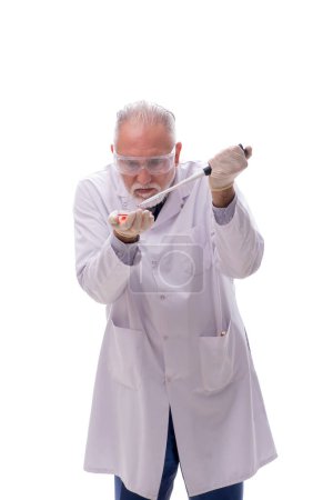 Téléchargez les photos : Ancien chimiste isolé sur blanc - en image libre de droit