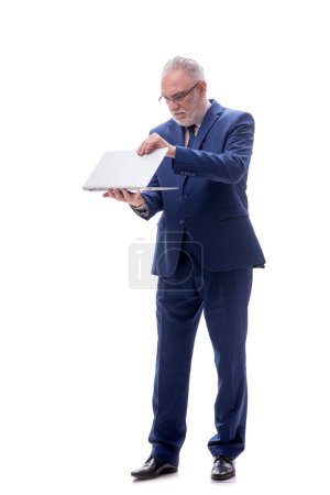 Foto de Antiguo jefe con ordenador aislado en blanco - Imagen libre de derechos