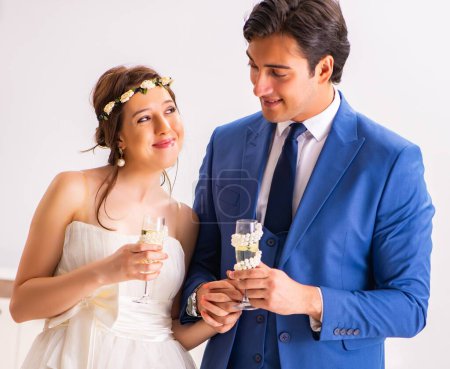 Téléchargez les photos : La cérémonie de mariage avec la femme et le mari - en image libre de droit