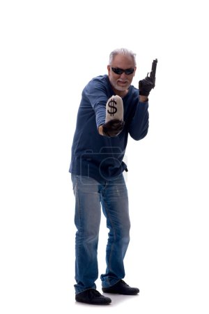 Foto de Viejo ladrón sosteniendo moneybag aislado en blanco - Imagen libre de derechos