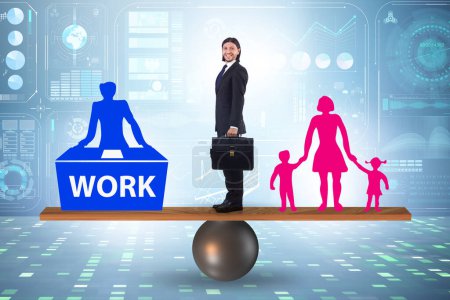 Téléchargez les photos : Équilibre entre le travail à domicile et les gens d'affaires - en image libre de droit