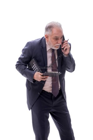 Téléchargez les photos : Homme d'affaires parlant par téléphone isolé sur blanc - en image libre de droit
