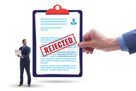 Téléchargez les photos : L'homme recevant l'avis de rejet sur son CV - en image libre de droit